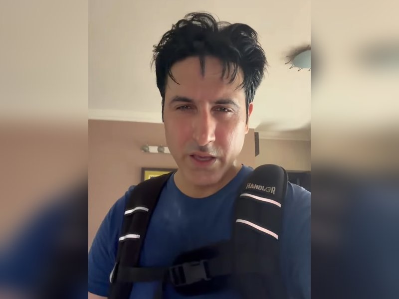 10 किलो का बैग लेकर 120 फ्लोर तक चढ़े सुमित सचदेव, स्मृति ईरानी रह गईं हैरान