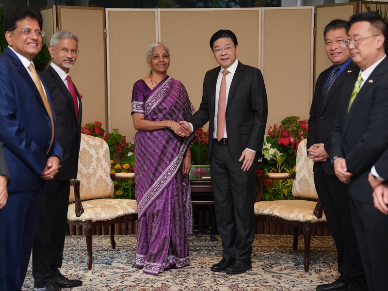 Top Indian ministers discuss progress towards Comprehensive Strategic Partnership in Singapore