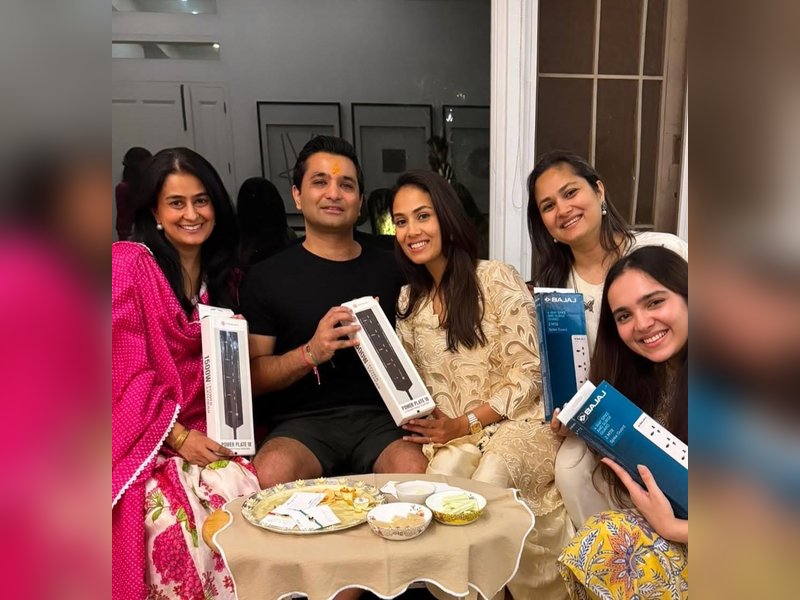 Mira Rajput celebrates Rakhi with siblings, gets extension boards as gift