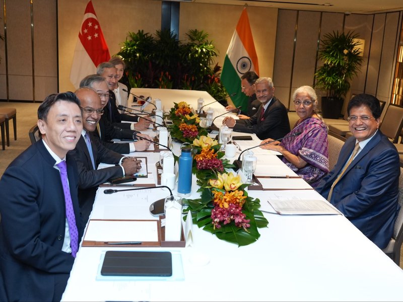 भारत और सिंगापुर के बीच समुद्री विरासत, खाद्य सुरक्षा और दूरसंचार एवं प्रसारण जैसे क्षेत्रों में सहयोग के लिए हुए करार