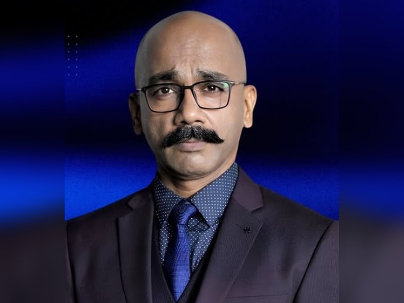 Vijay Vikram Singh on Akshaye Khanna’s reserved nature: ‘He doesn’t talk to anyone on set’