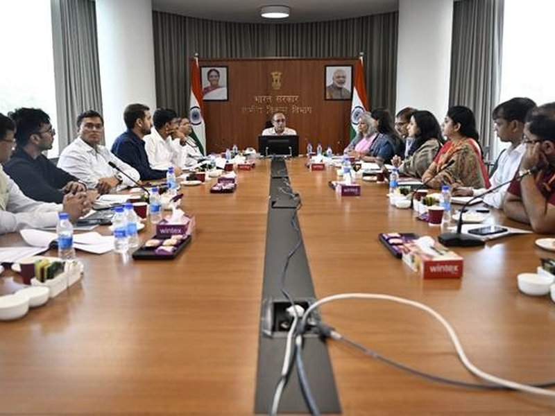 Govt reviews proposals to boost women-led rural enterprises towards 6 crore 'Lakhpati Didis' goal