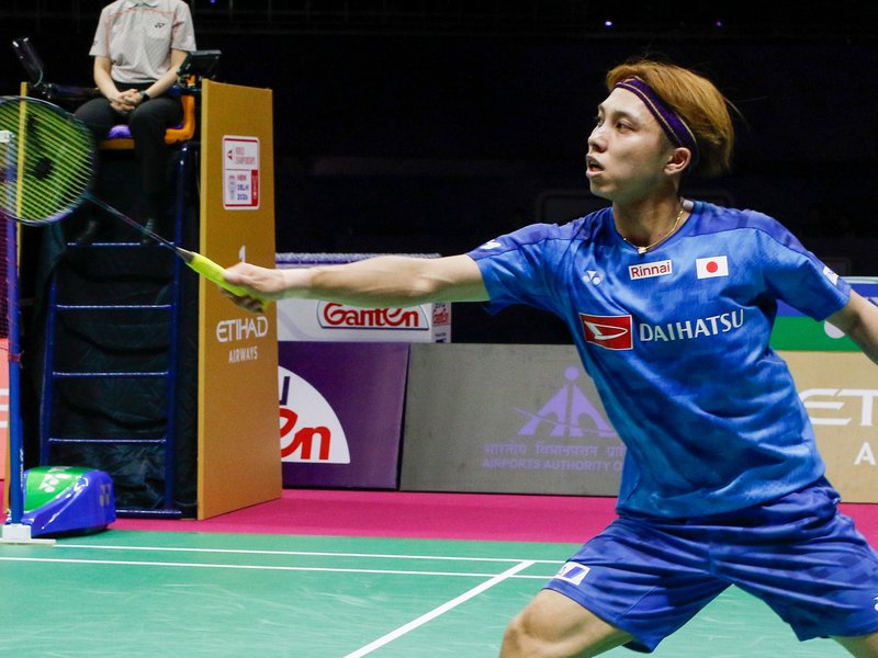 Kodai Naraoka beats Li Shifeng to reach the last 16 at badminton China Masters