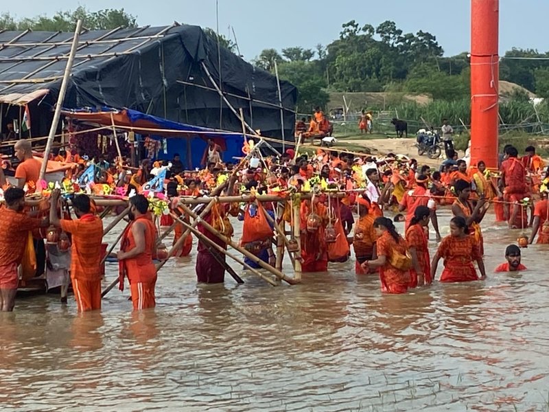बिहार : कुमारसार नदी में उतरते ही कांवड़ियों की थकान होती है दूर, आस्था के सफर में प्रकृति का खूबसूरत संगम