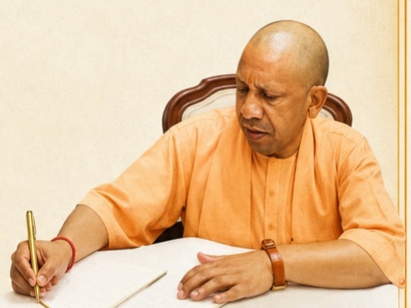 रक्षाबंधन केवल रक्षा-सूत्र नहीं, बहन-बेटियों के सम्मान, सुरक्षा और स्वाभिमान के संकल्प का पर्व : योगी