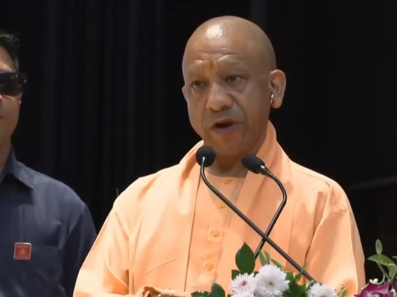 'हनुमानगढ़ी में दर्शन के बाद मछली की दावत उड़ाते हैं और फिर राम-राम चिल्लाते हैं', सीएम योगी का अजय राय पर तंज 