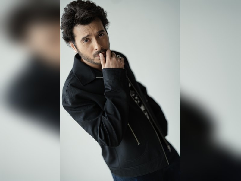 Divyenndu says 'Equally excited' to witness Munna Bhaiya’s transition to the big screen