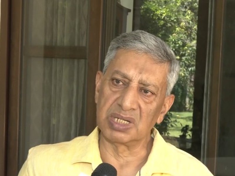 कश्मीरी पंडितों को हथियार दो, गद्दारों को लाल चौक पर लटकाओ: पूर्व डीजीपी एसपी वैद