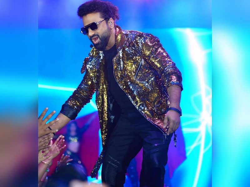 Yash cannot stop humming DSP's music: Love 'Dekho Dekho Gabbar Singh','Aakaleste Annam Pedta' 