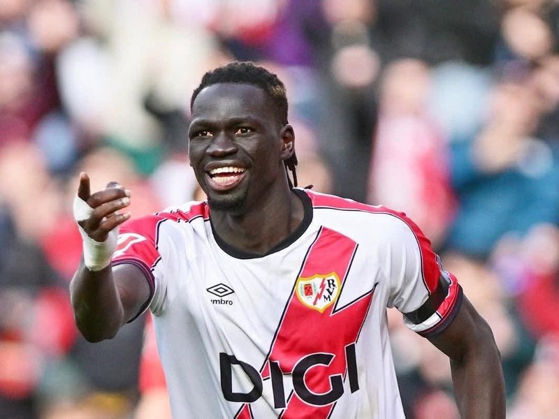 Problems mount for Rayo Vallecano as wantaway Pathe Ciss refuses to train ahead of their next match. Photo credit: @Rayo Vallecano