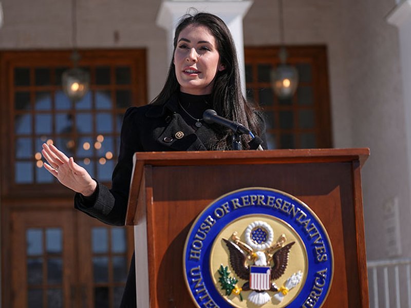 US bill targets foreign-paid influencers