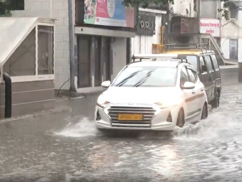 Heavy rain lashes Delhi-NCR; IMD issues red alert