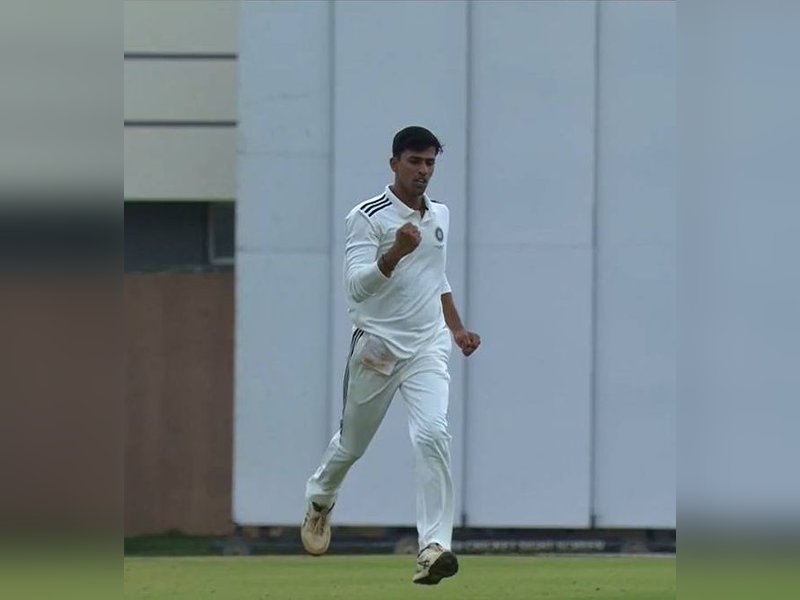 North Zone strike late to leave West Zone needing 67 runs with three wickets in hand; Roy, Shahbaz lead East Zone to semis in Bengaluru on Tuesday. Photo credit: BCCI Domestic