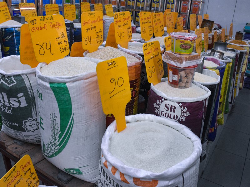 Govt cuts sugar stock holding limit for dealers to 2,000 quintals in Sep 15-Nov 30 festive period