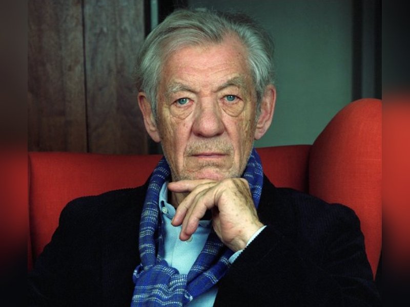Ian McKellen says he lied after breaking his Golden Globe Award