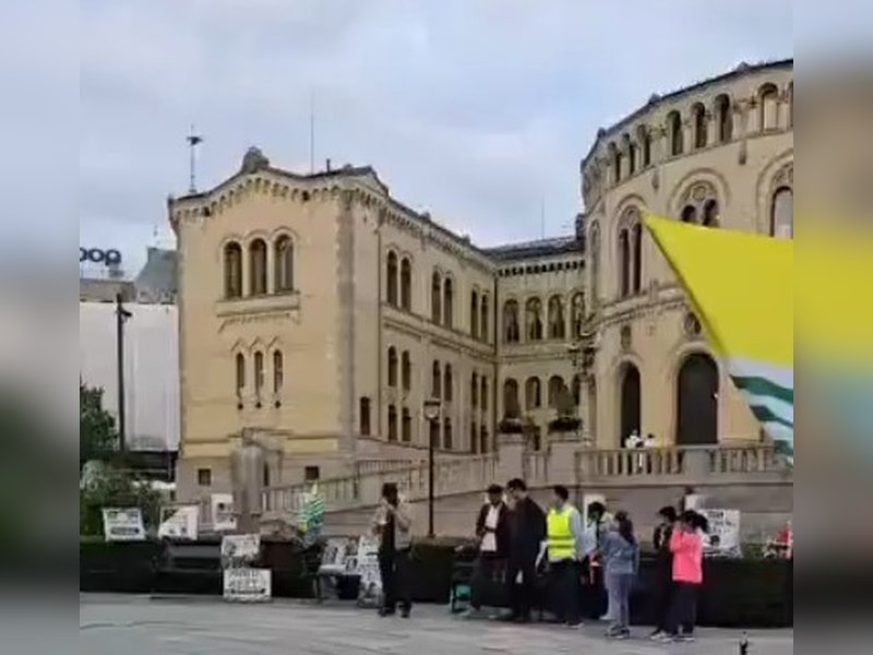 Kashmiri diaspora protest outside Norway Parliament, condemns Pak forces' brutalities in PoK