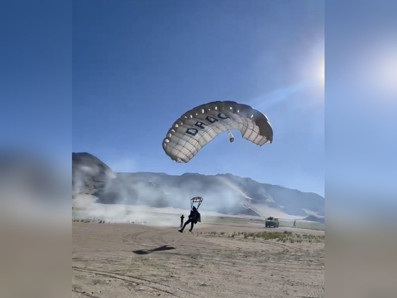 22 हजार फीट से छलांग, माइनस 15 डिग्री तापमान पर किया पैराशूट सिस्टम का सफल परीक्षण