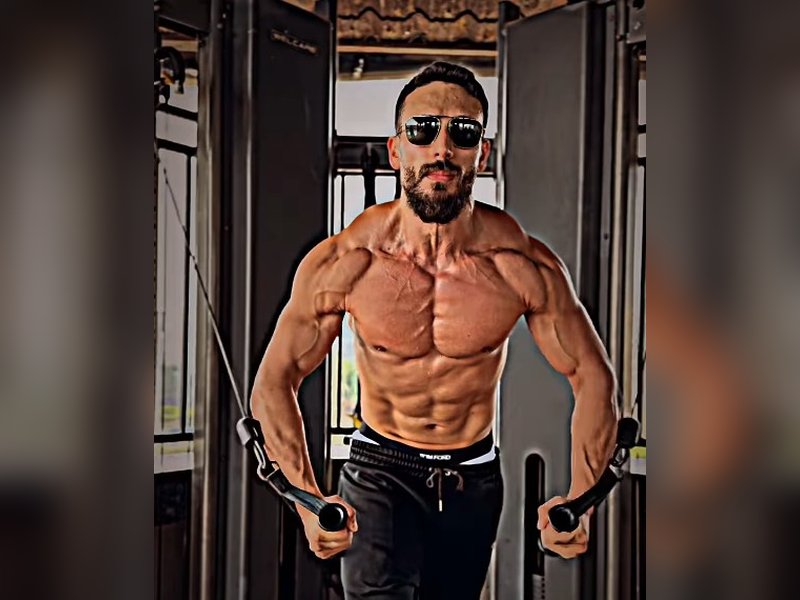 Tiger Shroff hits the gym for iron therapy: No better feeling than moving big dumbells 