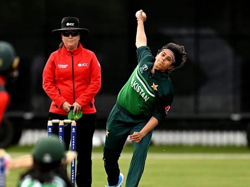 Pakistan fast bowler Aimen Anwar retires from international cricket