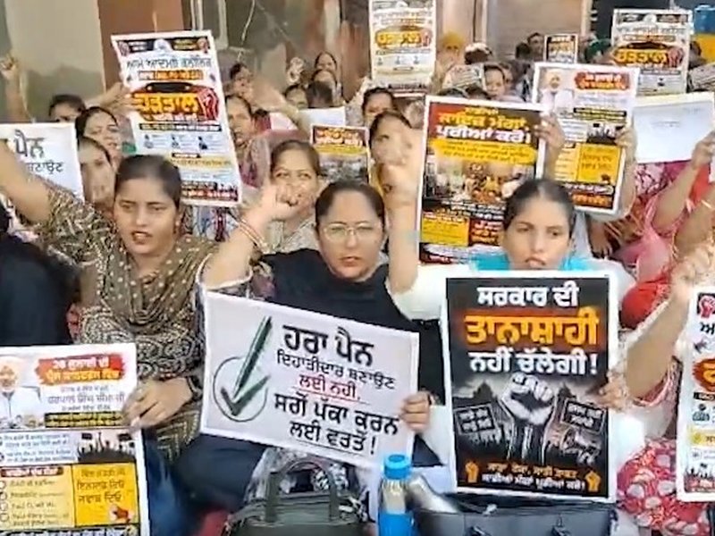 पंजाब : बठिंडा में सिविल अस्पताल कर्मियों का प्रदर्शन, साढ़े चार साल से मांगों के लंबित रहने का आरोप