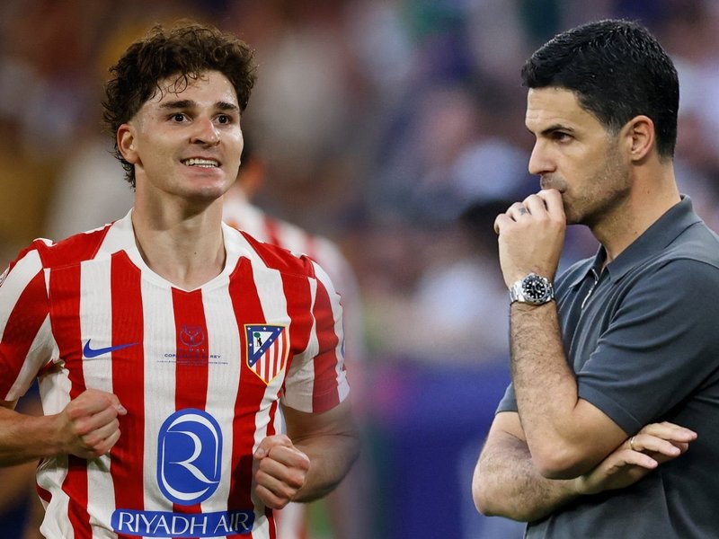 Hansi Flick refuses to discuss FC Barcelona's interest in Julian Alvarez. Photo credit: @Atletico Madrid/X
