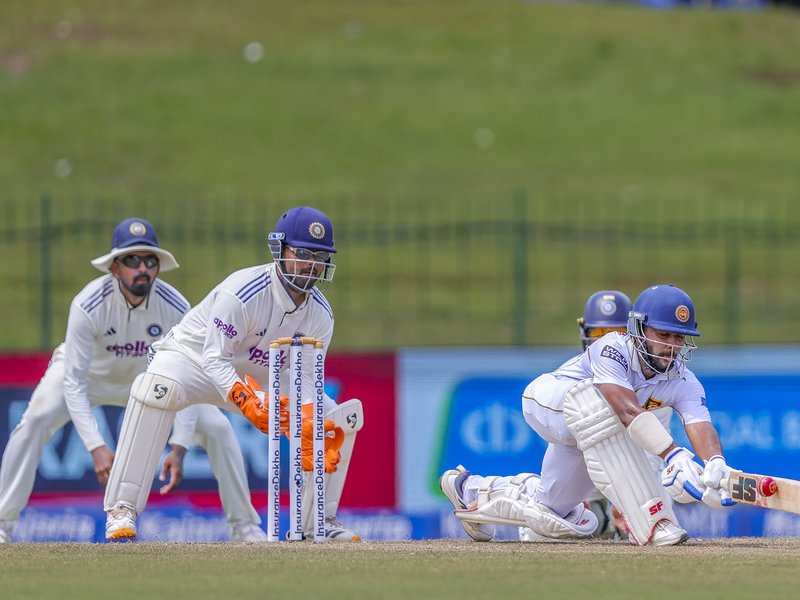 2nd Test: Dinusha, Nuwantha fight back for Sri Lanka in wicketless morning session
