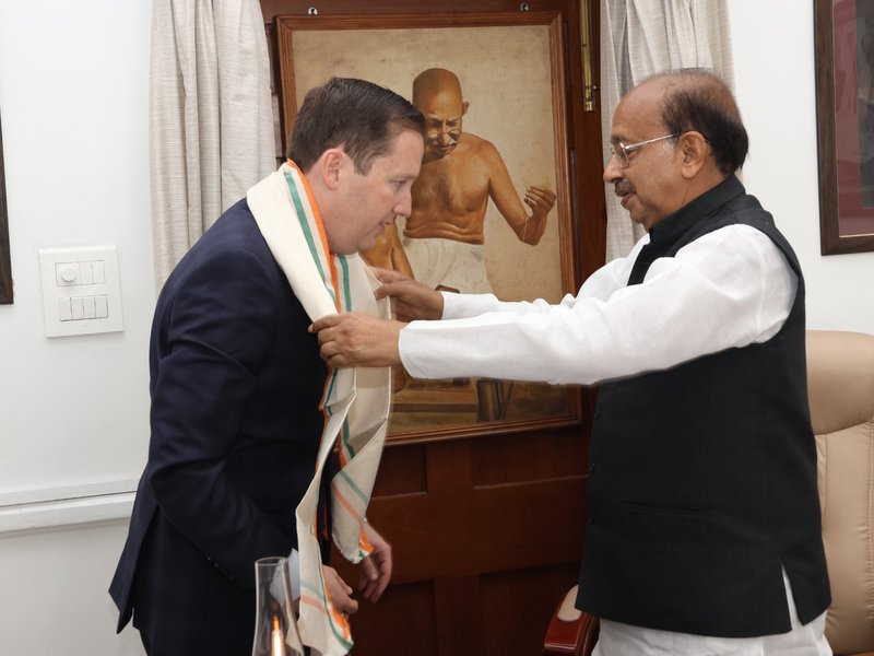 US Envoy visit Gandhi Smriti, discusses bilateral ties with Vice Chairman