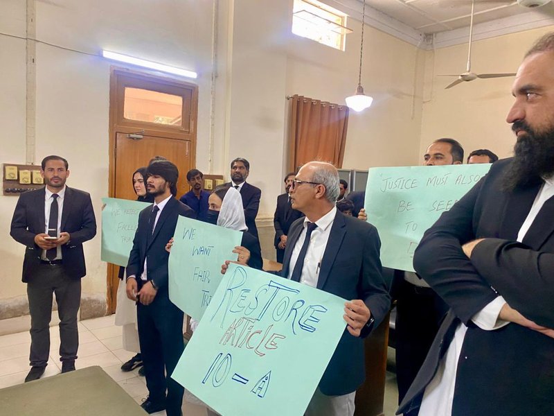 Lawyers guaranteeing illicit outcomes thrive in Pakistan: Report (File Image)