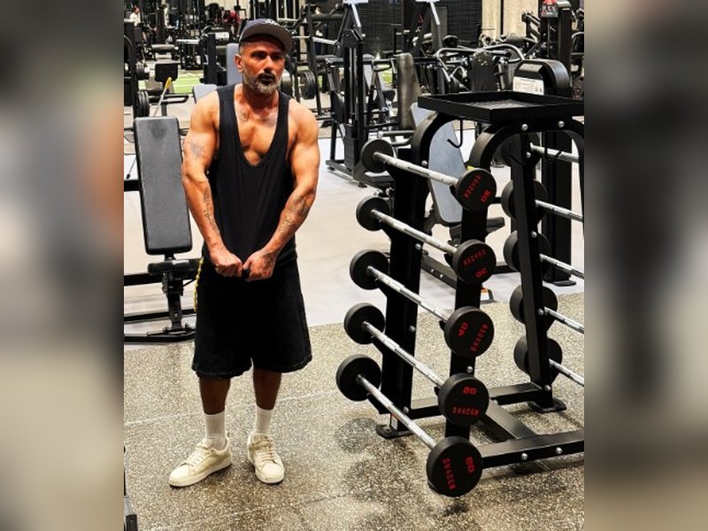 Yo Yo Honey Singh flaunts muscles as he preps for London Fashion Week
