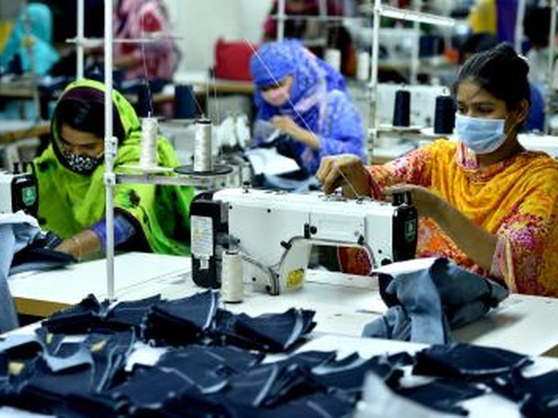 Apparel industry urges Piyush Goyal to regulate cotton yarn exports amid price surge