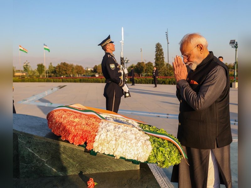 PM Modi lays wreath at Tashkent's Yangi Uzbekistan Park