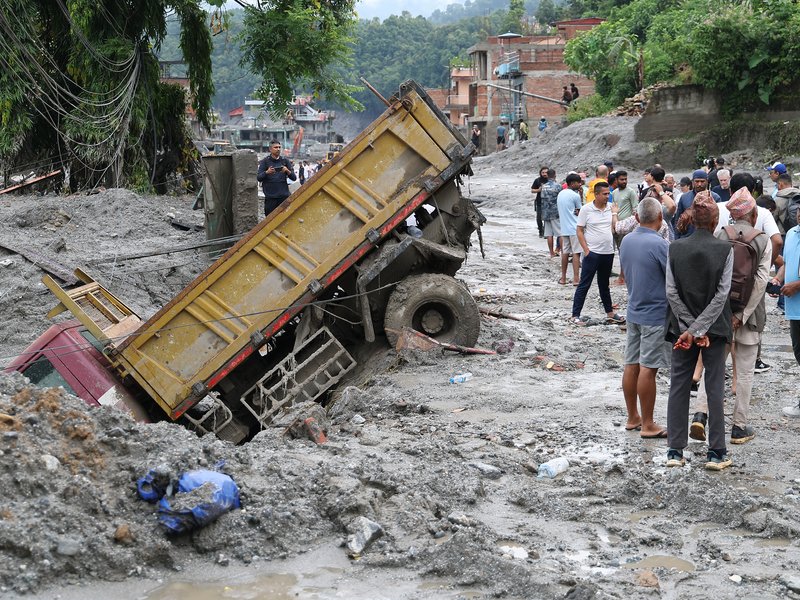 Nepal floods: Death toll crosses 900 mark as 4,247 people remain out of contact