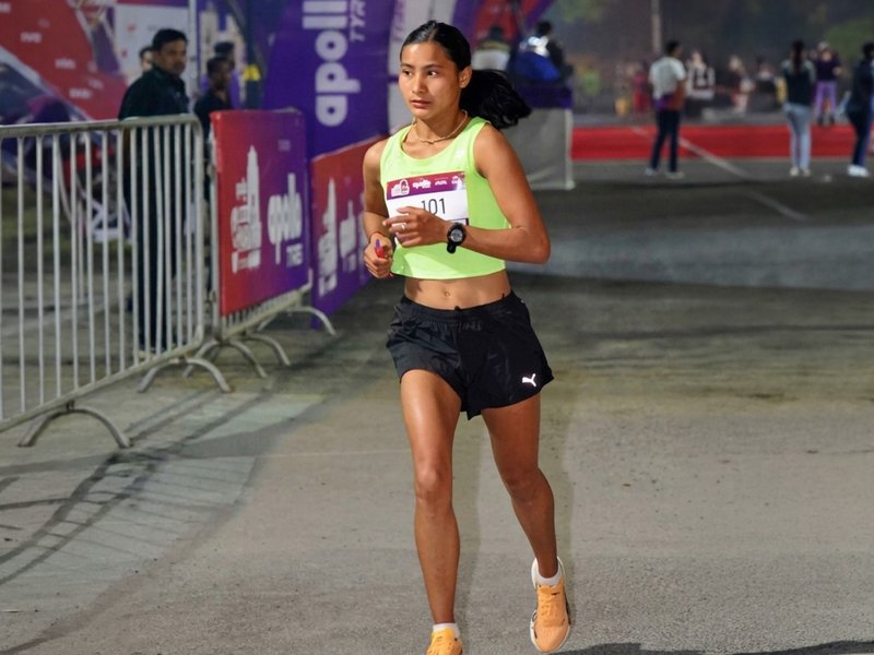 2 घंटे 51 मिनट में 42 किमी दौड़ पूरी, पहाड़ की बेटी भागीरथी ने 'हैदराबाद मैराथन' में लहराया परचम