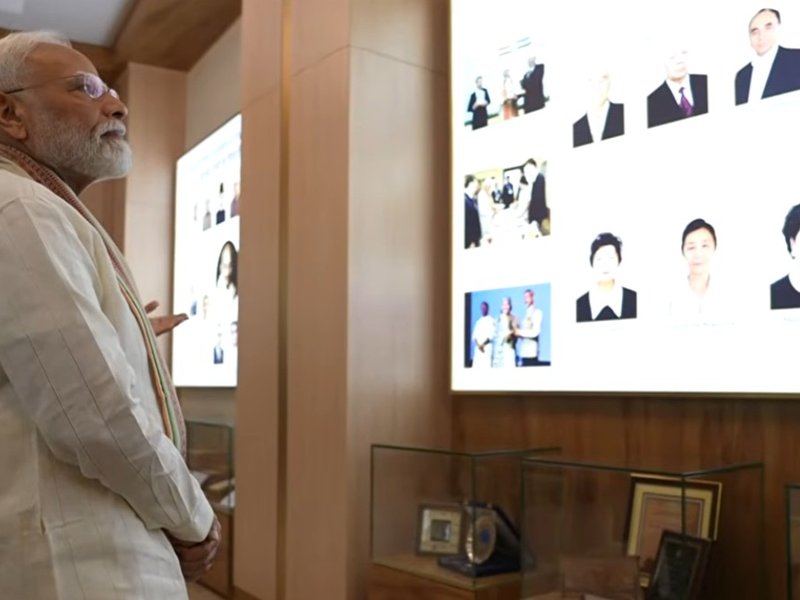 PM Modi visits Mahatma Gandhi Centre at Tashkent State University of Oriental Studies