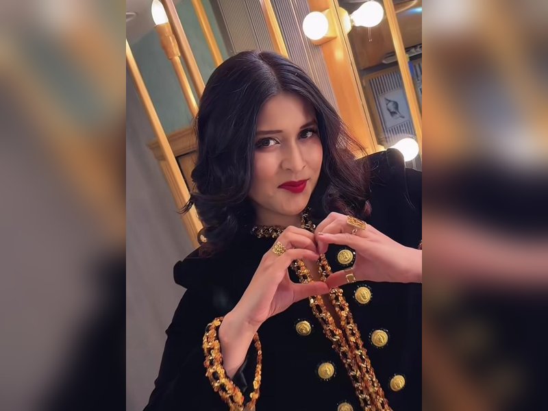 Mannara Chopra gets body-shamed over dance video