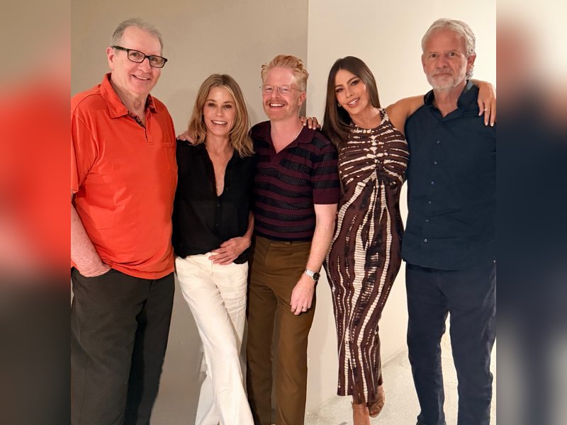 Sofia Vergara reunites with her 'Modern Family' on 6 years of the finale 