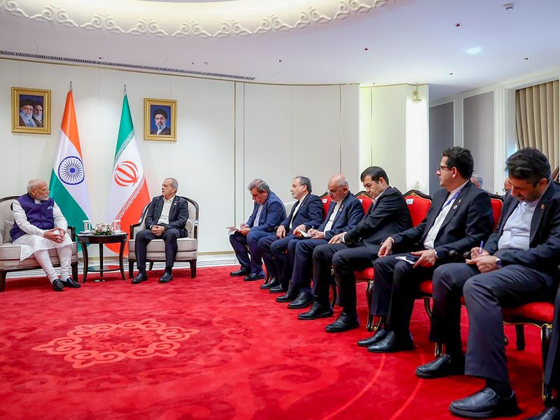 In meeting with PM Modi, Pezeshkian calls for intensifying efforts to establish peace in region