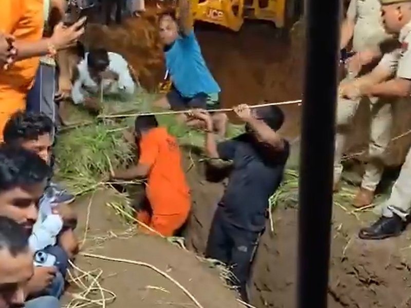 Five-hour rescue ends in triumph; boy pulled safely from 400-foot borewell in Alwar (Photo: @ravipandey2643/X)