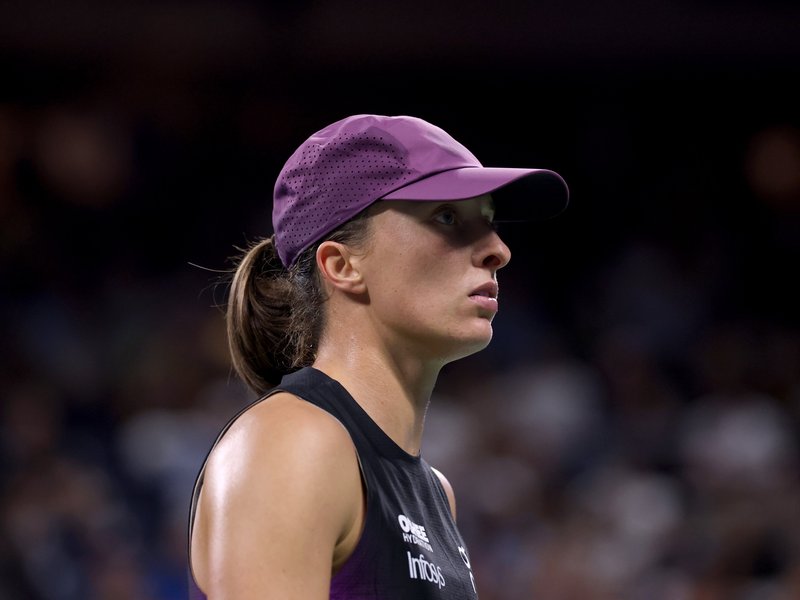US Open: Swiatek, Anisimova, Muchova cruise into Rd 2 as upsets mark busy day (roundup)