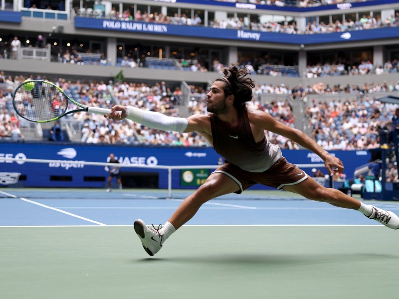 US Open: Alcaraz returns; Shelton, Tsitsipas rally as Wawrinka bows out (roundup)
