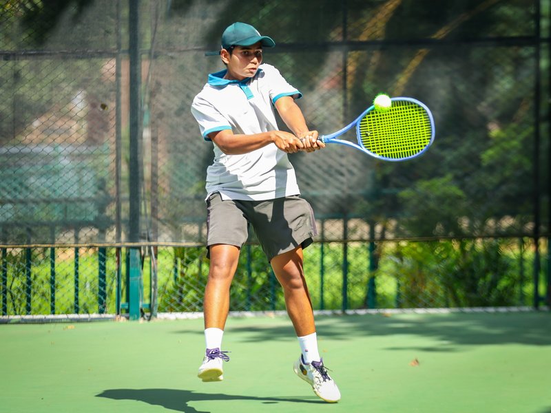 Karnataka’s Shreeniti storms into pre-QF in KSLTA World Tennis Tour Junior J30 at the SM Krishna Tennis Stadium on Tuesday. Photo credit: KSLTA