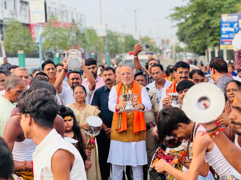 वडनगर में 'श्रावण उत्सव' के तहत निकाली गई भव्य डमरू यात्रा, वन और पर्यावरण मंत्री अर्जुन मोढवाडिया रहे मौजूद