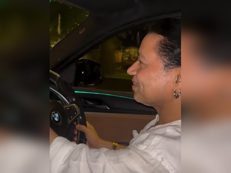 Kailash Kher allows the 'Saiyyan' fever to take over while he enjoys a night drive 