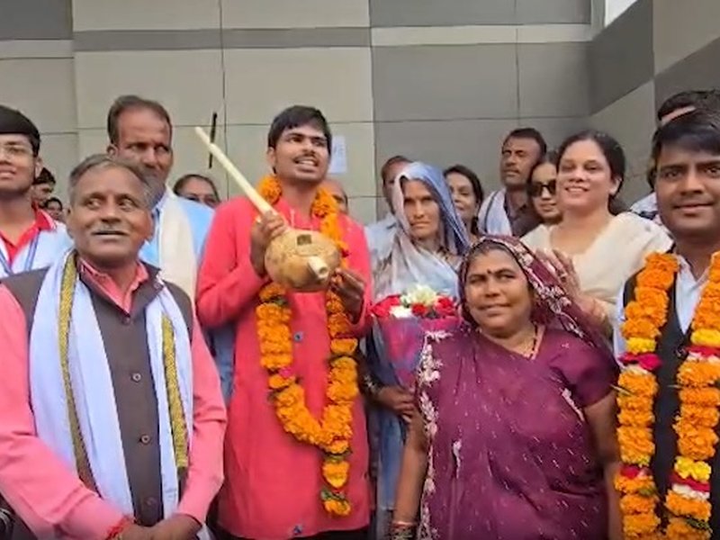 सागर के नेत्रहीन सिंगर सुनील लोधी का जादू, 'हनुमान अंश' के लिए दर्शकों को कहा धन्यवाद