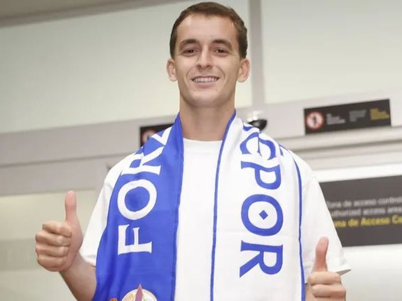 Marc Casado unhappy at the manner of his departure from Barcelona, but happy to join Deportivo de La Coruña. Photo credit: RC Deportivo/X