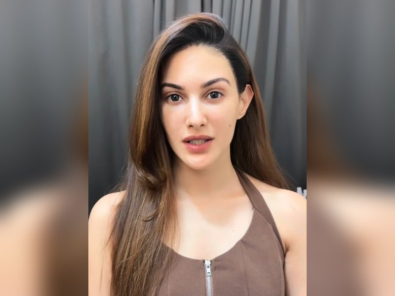 Amyra Dastur shares her experience of working with comedy veterans in ‘Chumbak’