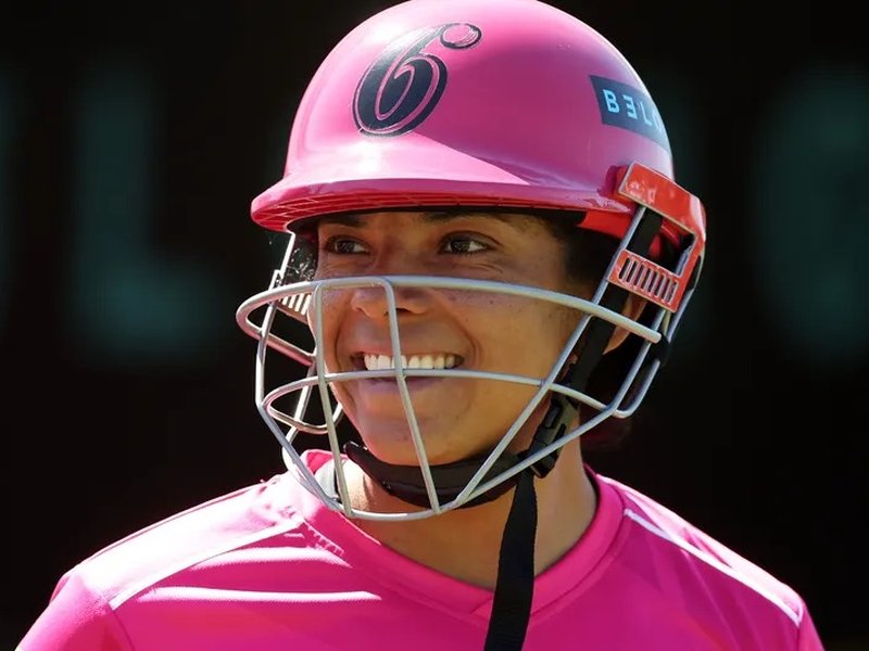 Sydney Sixers sign Sophia Dunkley on a one-year deal for WBBL 12