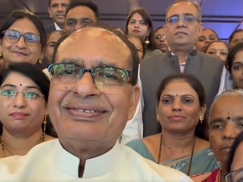 मुंबई में लखपति दीदियों से मिले शिवराज सिंह चौहान, बोले-बहनों से कनेक्शन भी दिल का, बातचीत भी दिल से 