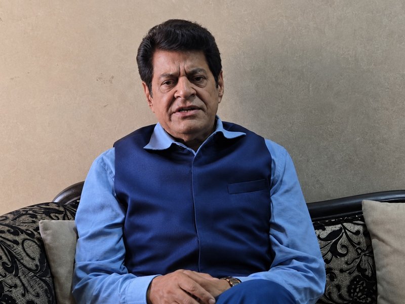 कृति सेनन के रक्षाबंधन एड विवाद पर गजेंद्र चौहान ने जताई नाराजगी, बोले- 'अपनी जिंदगी में कुछ भी पहनें, लेकिन कैमरे पर...'