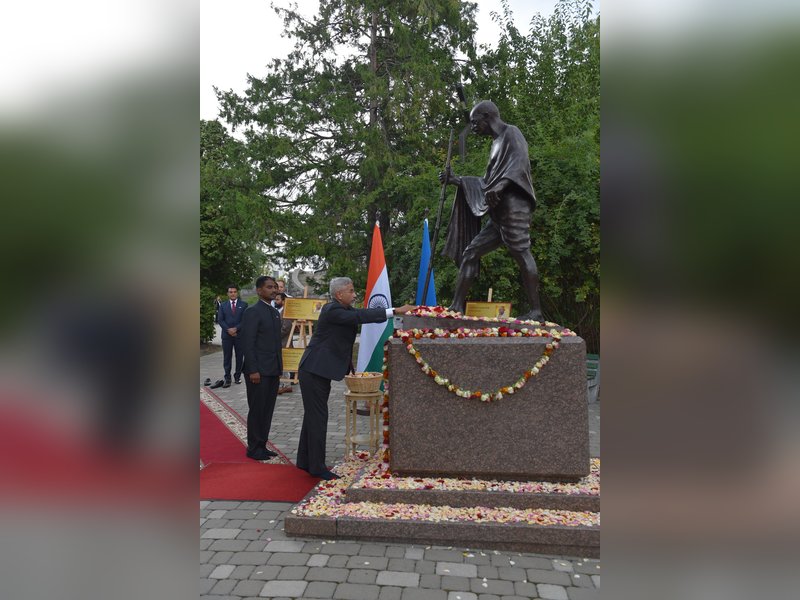 EAM Jaishankar concludes Kyiv visit by paying homage to Mahatma Gandhi
